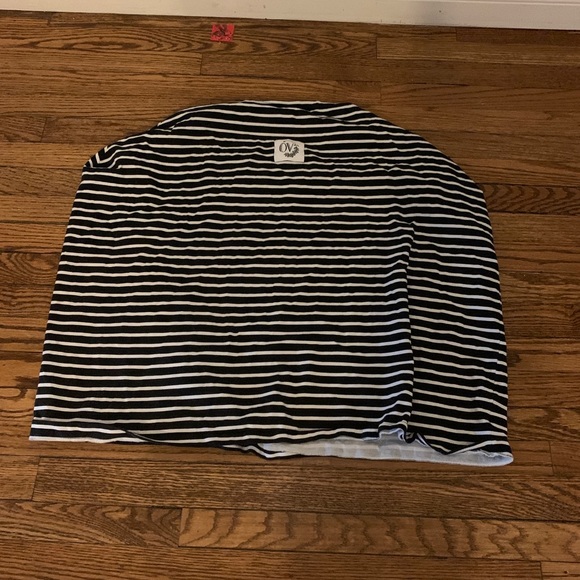 ✨LIKE NEW✨ OVer nursing and car seat cover - Picture 5 of 9